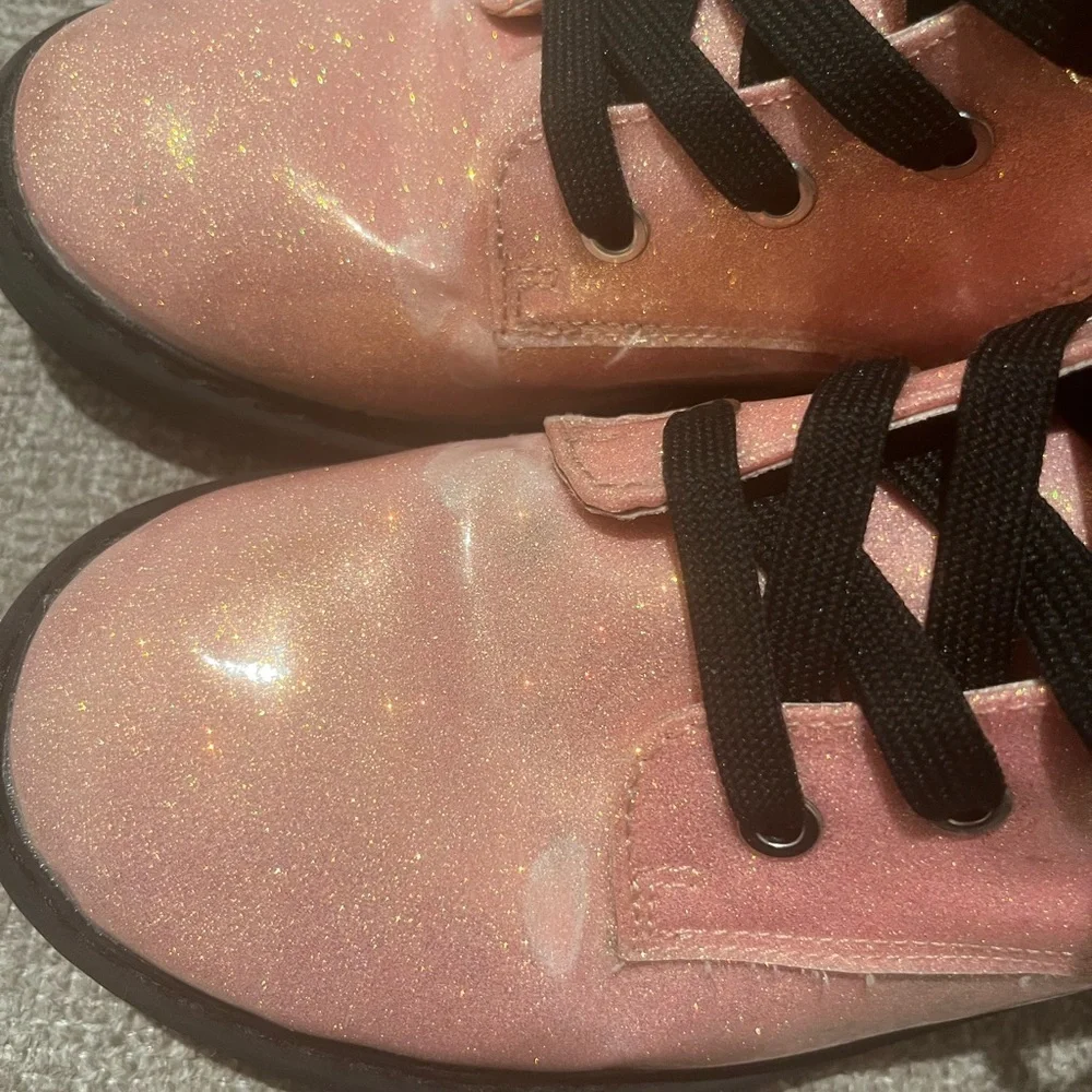 There Abouts Girls Pink Glittery Pink Shimmery boots with side zipper! Size 2M.